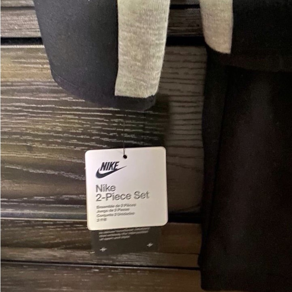 Nike Tech 2-Piece Set - Picture 1 of 5